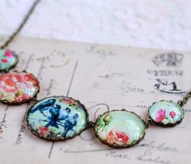 Flowers and birds necklace, glass dome necklace, bird necklace, roses and birds, pink and green, pink rose necklace