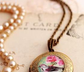 Glass bird photo locket, bird picture locket, glass photo locket, bird locket