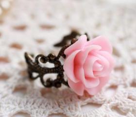 Pink resin rose ring, pale pink rose ring, resin flower ring, rose cabochon ring, romantic ring, Victorian rose ring